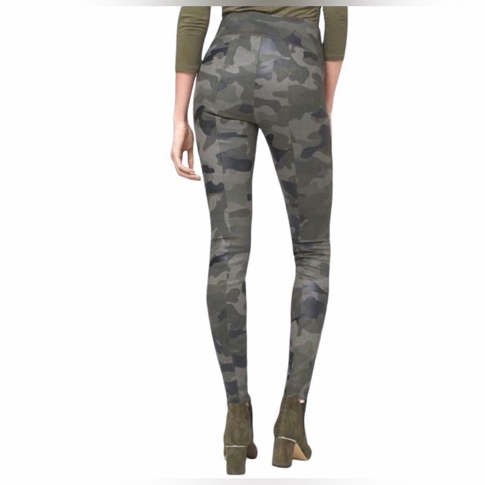 White House Black Market Embossed Camo Faux Suede Slimming Runway Leggings Sz 0